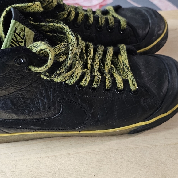 "MARKDOWN" Nike All Court Mid Black Banana - Picture 3 of 7